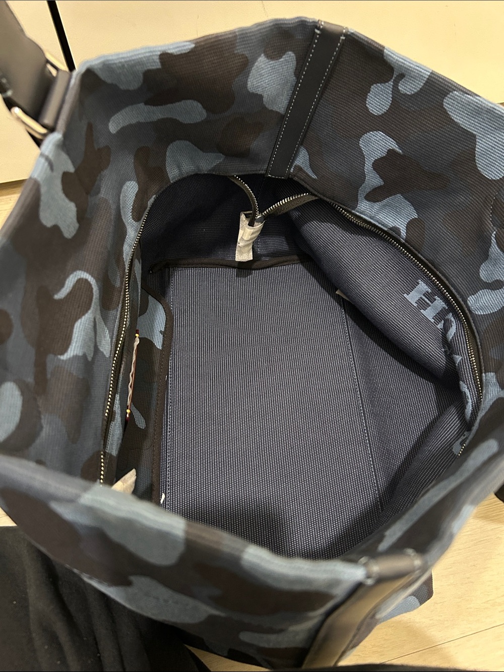 Coach (NWT) Small Tour Tote Bag With Camo Print - Picture 13 of 15